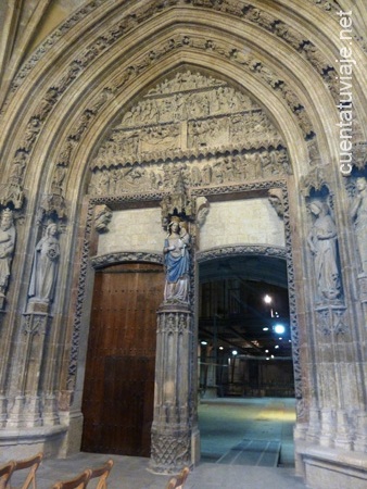 Dentro de la Catedral de Santa María, Vitoria-Gasteiz.