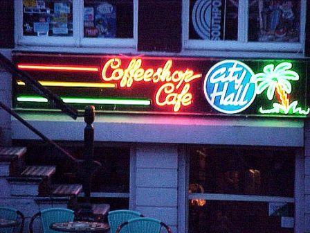 Coffeeshop en Ámsterdam.